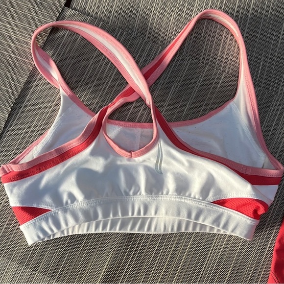 Nike Dry Fit Sports Bra - Picture 2 of 3